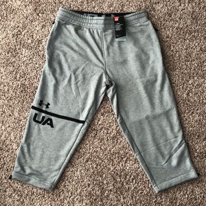 Under Armour 3/4 length Shorts | LG | New w Tag